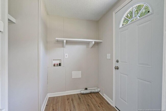 Building Photo - 234 Twin Creek Dr