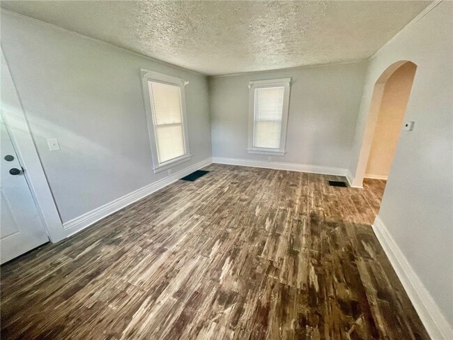 Building Photo - 223 E Filbert St