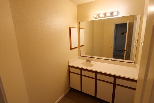 Building Photo - 5042 Oak Stand Ct