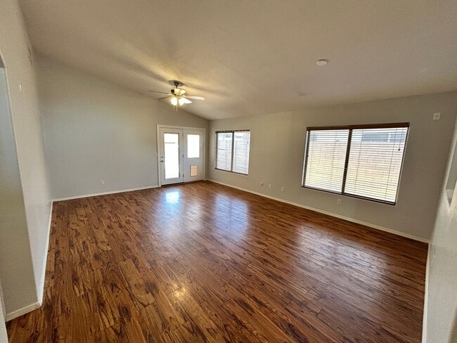 Building Photo - Single Story 3/2 N. Phoenix Home Ready 4 M...