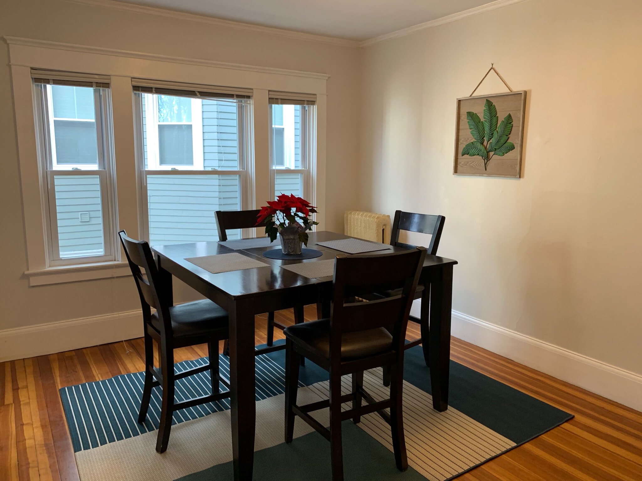 dining - 85 Larch St