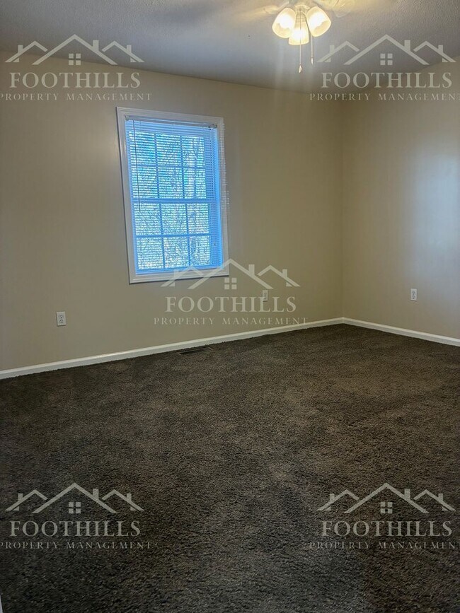 Building Photo - 101 Heatherbrook Ct