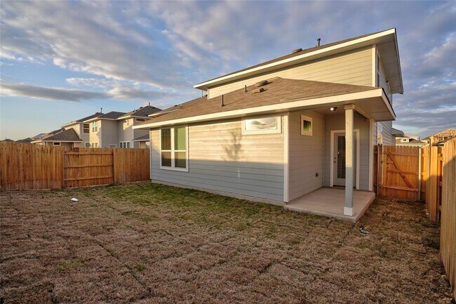 Building Photo - 135 Living Reef Dr