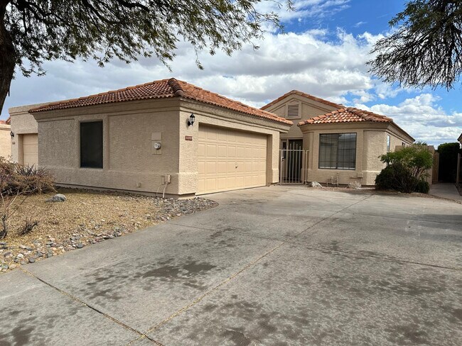 Building Photo - 12237 N Gambel Dr