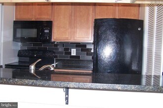 Building Photo - 1029 N Stuart St