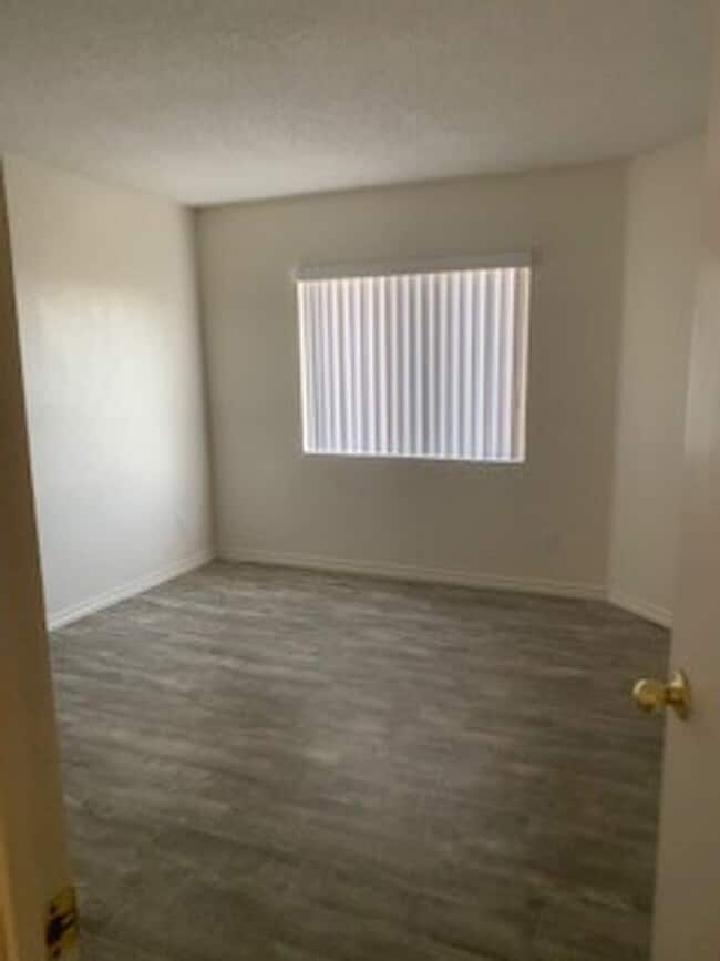 Building Photo - 2193 Aspen Mirror Way