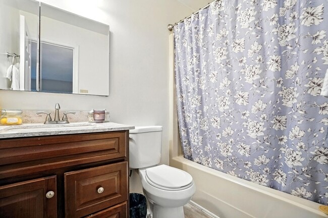 Building Photo - 1308 Summerset Ct
