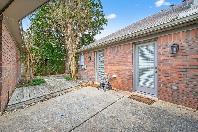 Building Photo - 18526 Fawn Run Ln