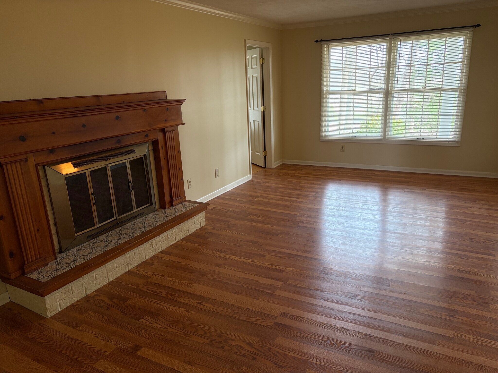 Building Photo - 16348 Woodcliffe Dr