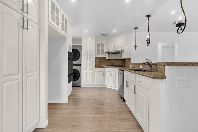 Building Photo - 8549 5th St