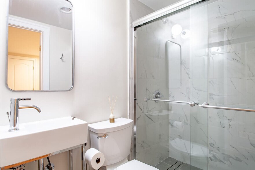 Building Photo - 1223 Fairmont St NW