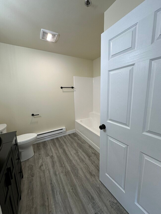 Building Photo - Valley View Estates C