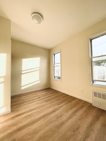 Building Photo - 1926 W 10th St