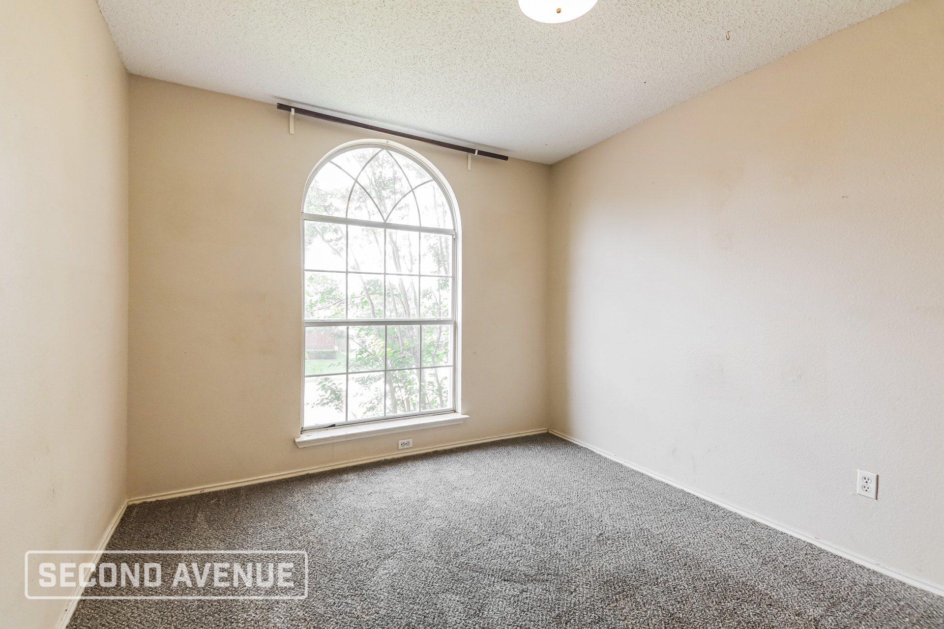 Building Photo - 2124 Amber Springs
