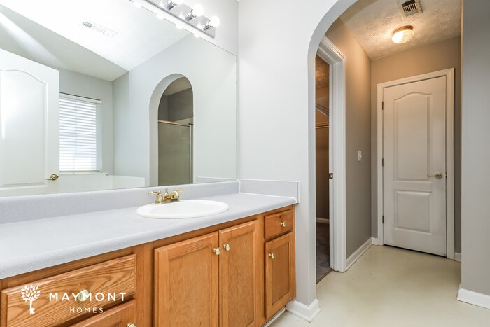 Building Photo - 5285 Yellow Pine Dr