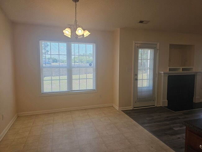 Building Photo - GORGEOUS 3 BEDROOM ACORN RIDGE BEAUTY!