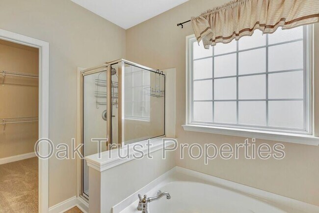 Building Photo - 186 Woodbrook Way