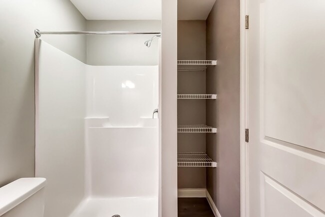 Building Photo - **RENT DISCOUNT SPECIAL** Victory Place Villas - 2 Bedroom, 2 Bathroom - End Unit