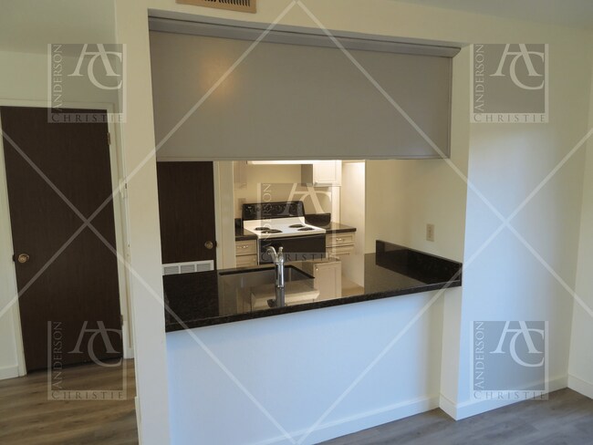 Building Photo - 204 Castillion Terrace