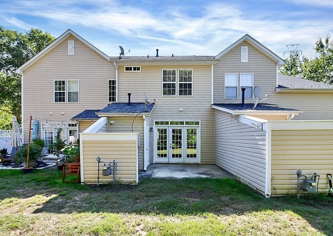 Building Photo - Luxury Townhome minutes from Uptown!