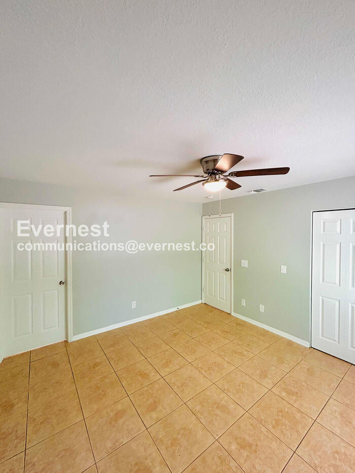 Building Photo - 3706 N Garrison St