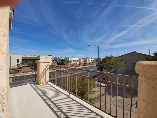 Building Photo - Cimarron Laredo Rud