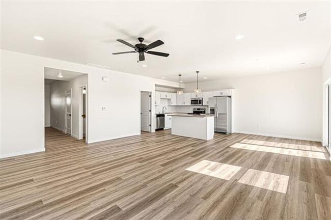 Building Photo - New Two Story Townhome!