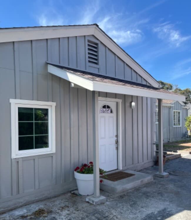 Building Photo - 6891 Pasado Rd