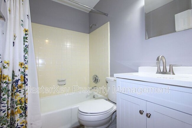 Building Photo - 1242 Donaldson Ct