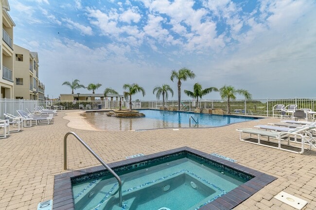 Building Photo - 100 Harbor St