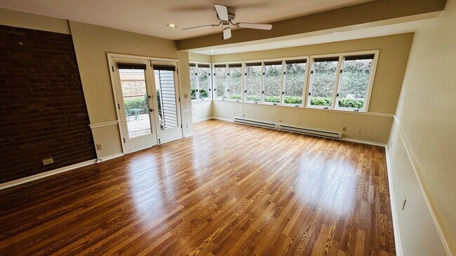 Building Photo - 2948a Candlelight Way