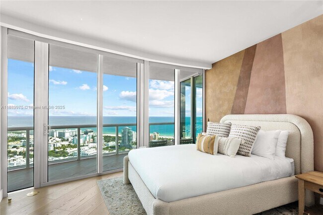 Building Photo - 1000 South Pointe Dr