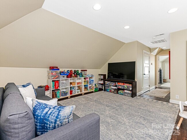 Building Photo - 3515 Foxcroft Rd