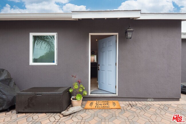 Building Photo - 8308 Flight Ave