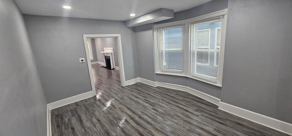 Building Photo - 244 W Douglass St