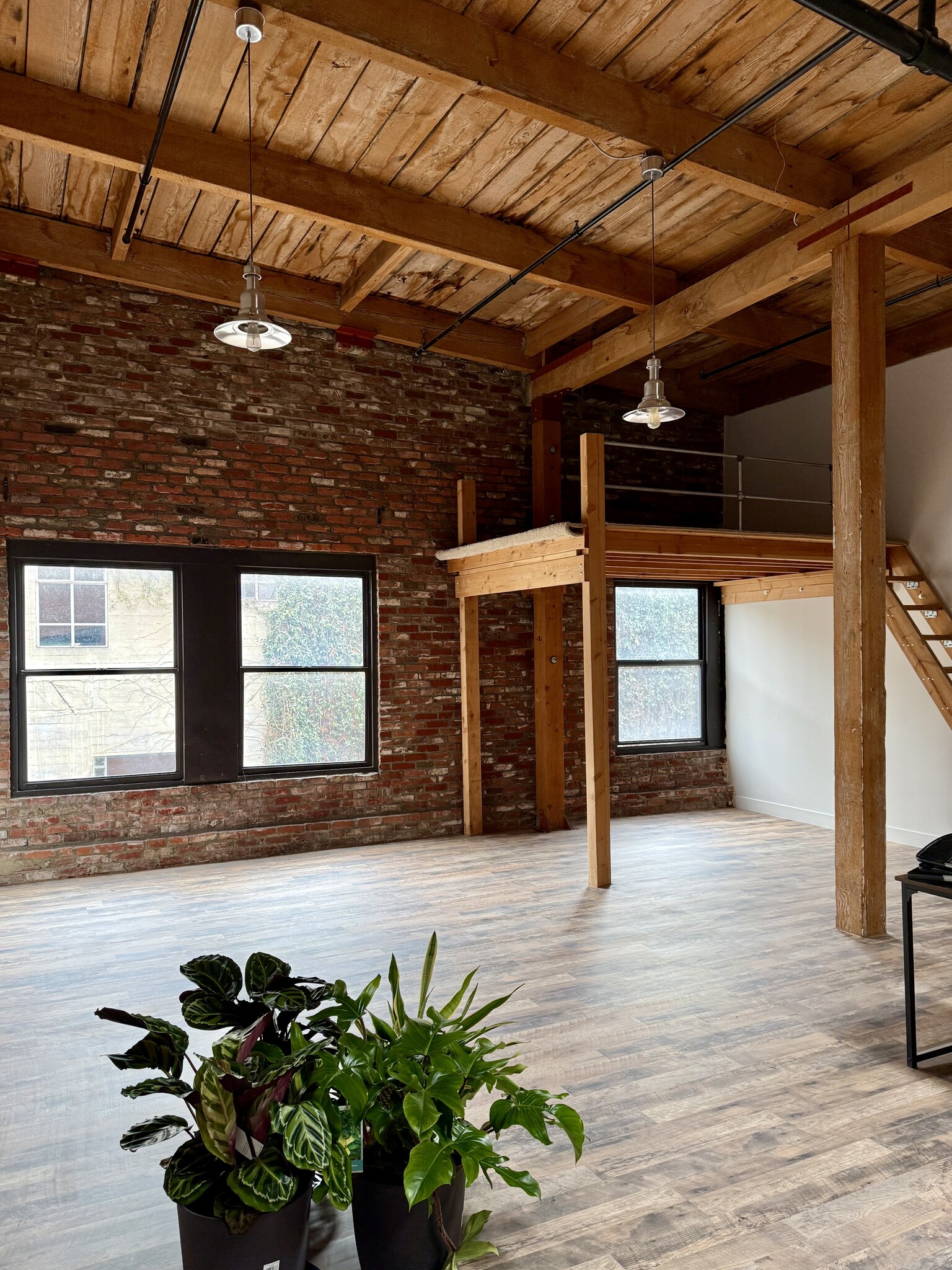 Double Height - The Newberry Lofts / Artist Loft Apartments