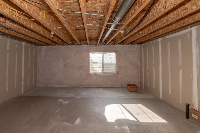 Building Photo - 3201 W Desert Lily Dr