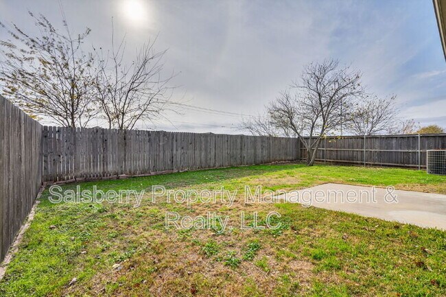 Building Photo - 2545 Prospect Hill Dr