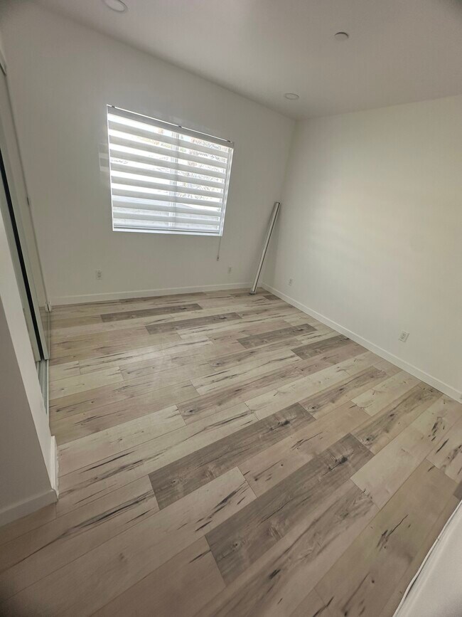 Building Photo - 10861 Nettleton St