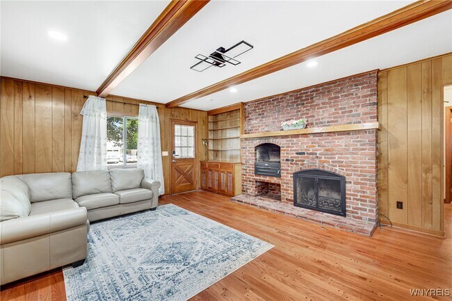 Building Photo - 71 Chaumont Dr