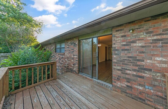 Building Photo - Great 2 Bed /1 Bath Downtown Bentonville