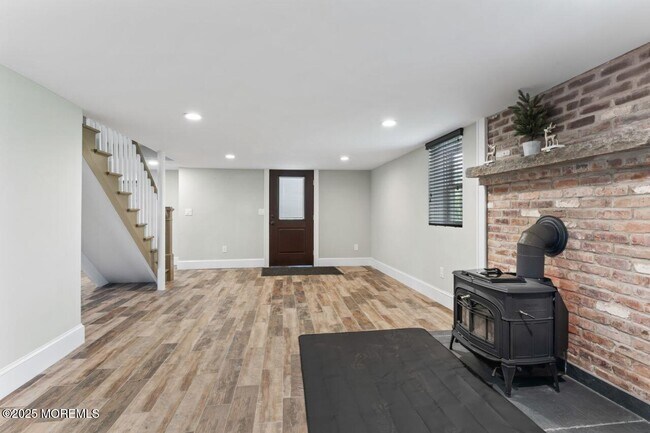 Building Photo - 553 Colts Neck Rd