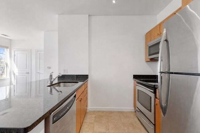 Building Photo - 4 Repton Cir