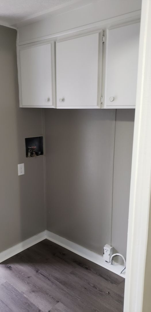 Building Photo - 3 bedroom 2 bath