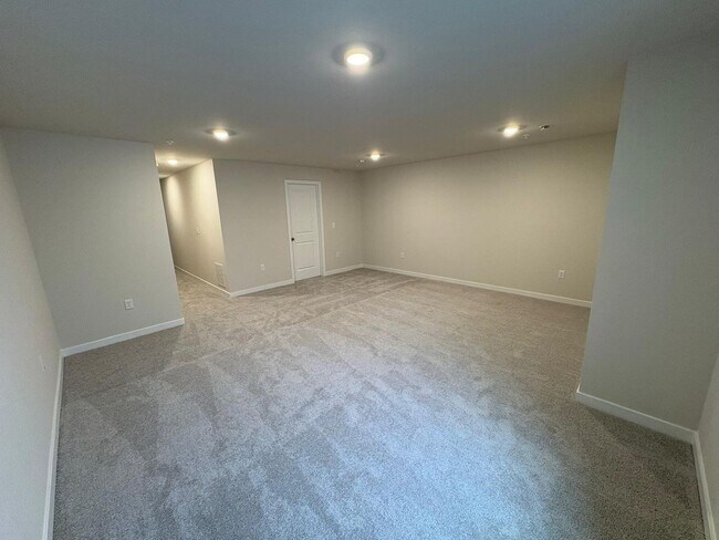 Building Photo - Brand new End Unit Spacious 3BR Townhome in Downingtown Ridge Community  *****LIMITED TIME FIRST ...