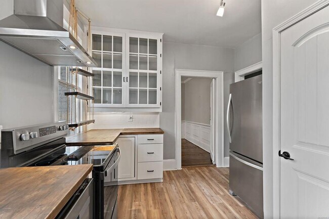 Building Photo - Home for rent in Cloverdale