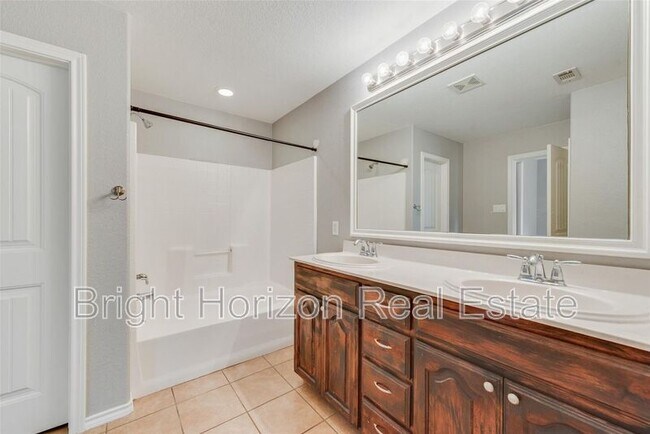 Building Photo - 5160 Britton Ridge Ln