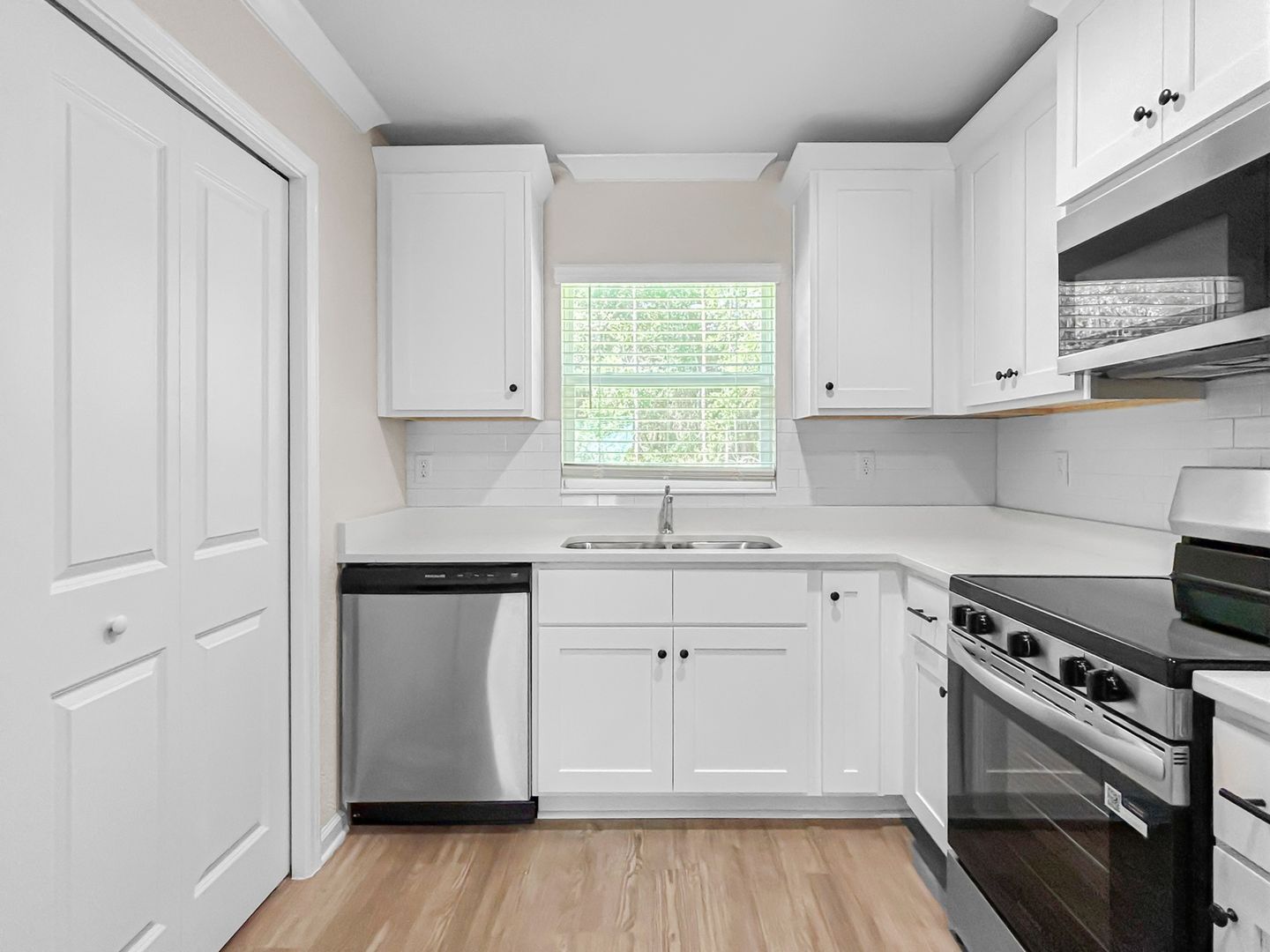 Building Photo - 9368 N Peachtree Way