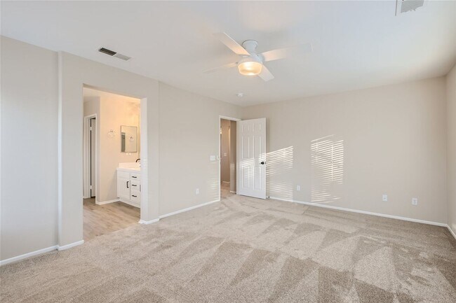 Building Photo - 4 BD/3 Ba Home with Three car attached gar...