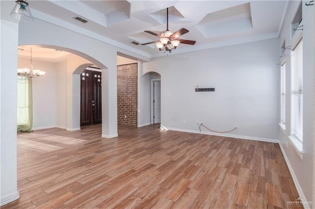 Building Photo - 3818 Oregon Dr